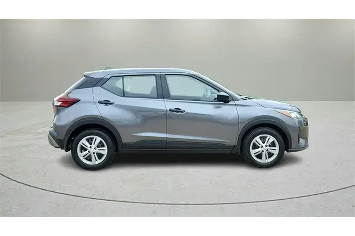 $19824 : Nissan Kicks Play 2025 S 4dr image 8