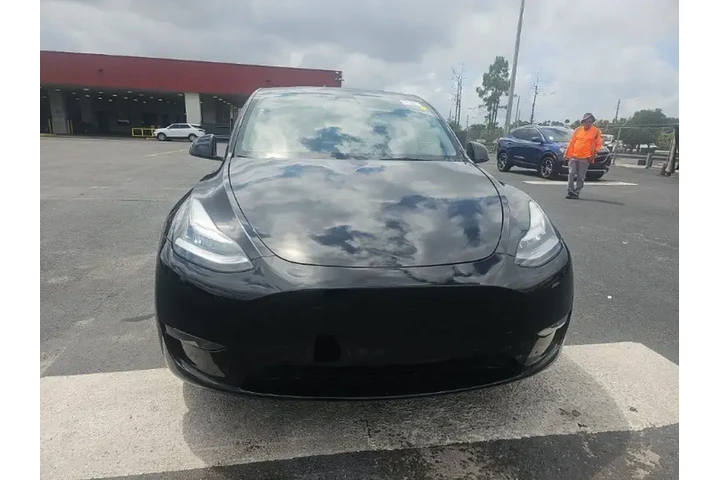 $30490 : Tesla Model Y 2022 AWD Long image 2