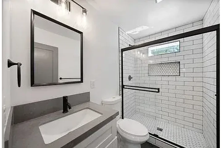 $1095 : 1 bed 1 bath home for rent image 3