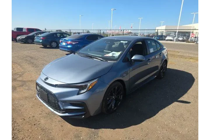 $29900 : Toyota Corolla 2026 SE 4dr S image 3
