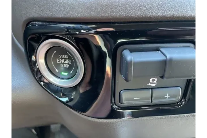 Chevrolet Silverado 1500 202 image 10