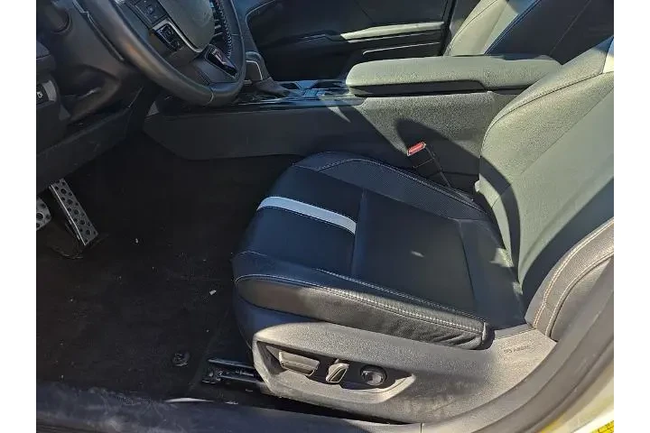 $28382 : Toyota Camry 2025 SE 4dr Sed image 6