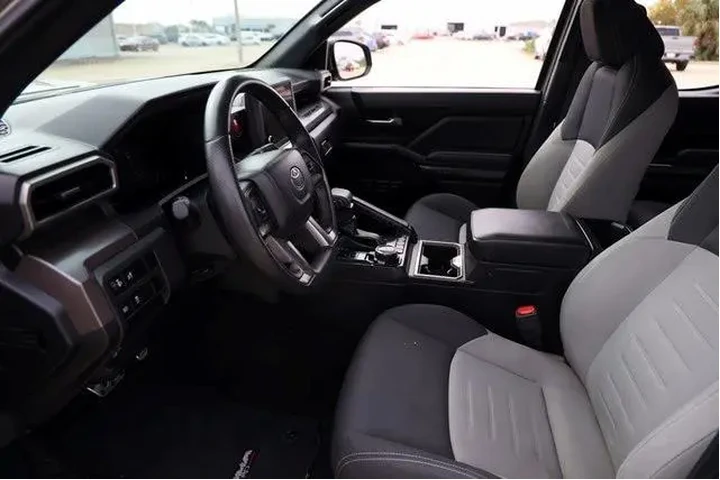 $38314 : Toyota Tacoma 2024 4x4 TRD S image 10