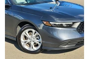 $25888 : Honda Accord 2025 LX 4dr Sed thumbnail