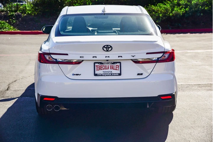 $33945 : Toyota Camry 2026 SE 4dr Sed image 6