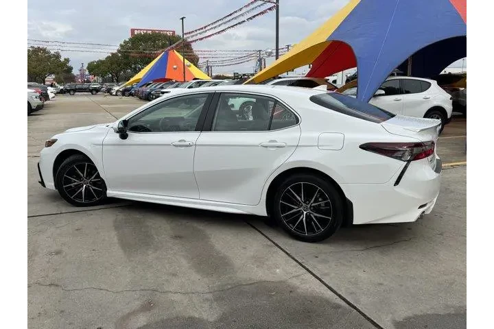 $28249 : Toyota Camry Hybrid 2024 SE image 9
