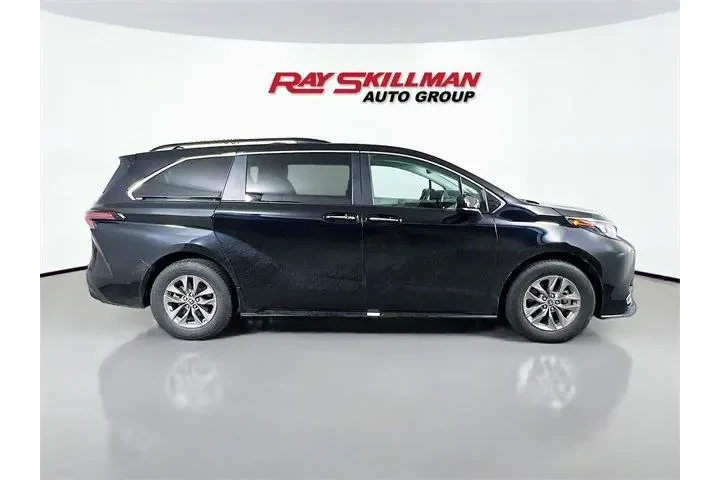 $36975 : Toyota Sienna 2024 XLE 8-Pas image 8