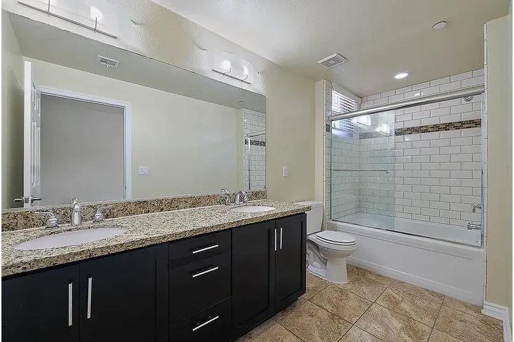 $2000 : ROOM FOR RENT IN RIVERSIDE image 5