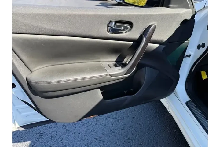 $5996 : Nissan Maxima 2010 3.5 SV 4d image 8