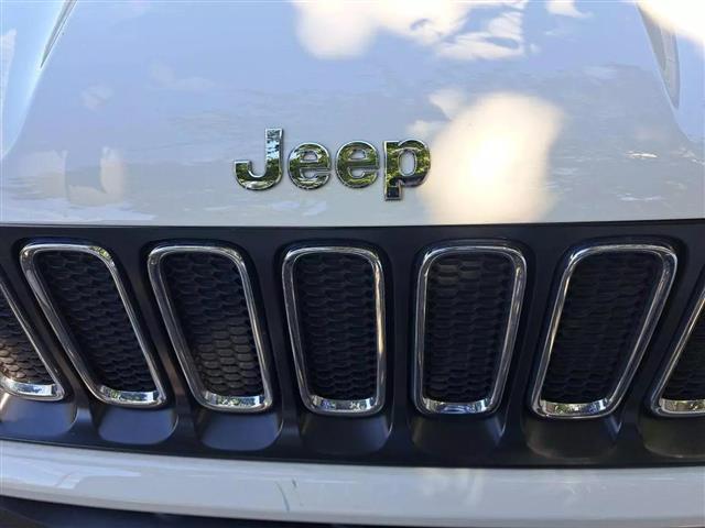 $12375 : 2018 JEEP RENEGADE image 4