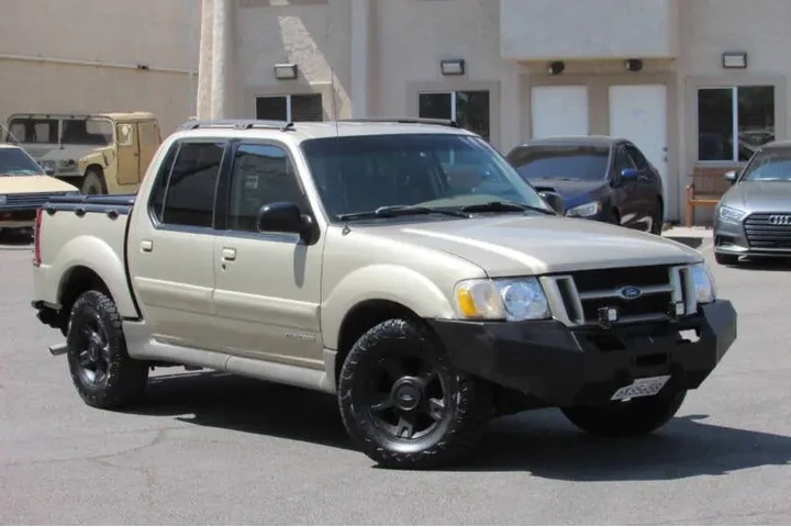 $8995 : 2001 Explorer Sport Trac image 10
