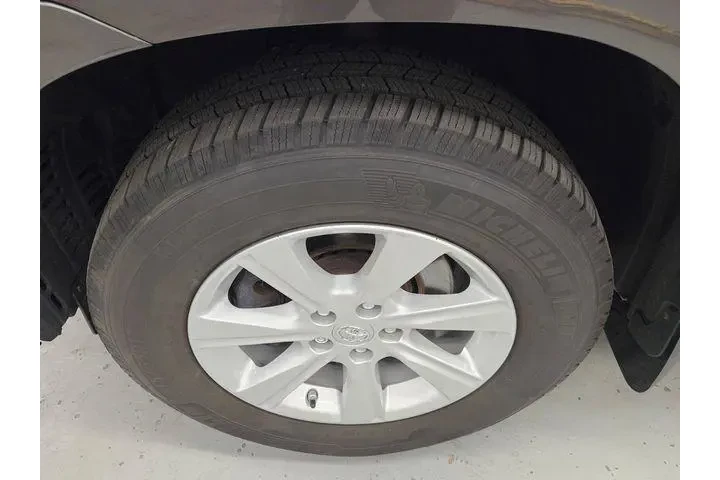 $15791 : Toyota Highlander 2013 Base image 10