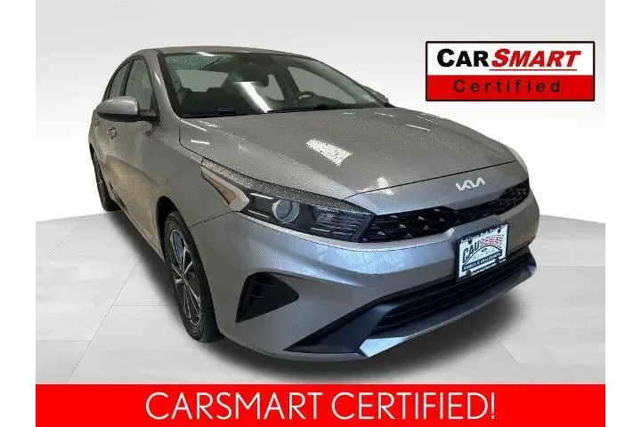 $17585 : Kia Forte 2023 LX 4dr Sedan image 1