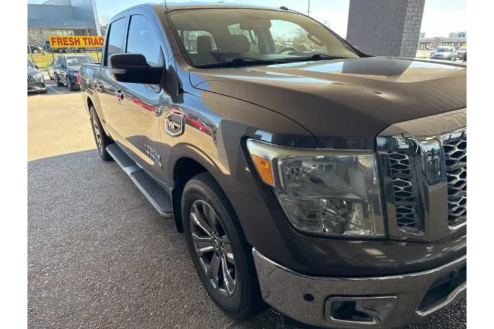 $15485 : Nissan Titan 2017 4x2 S 4dr image 4