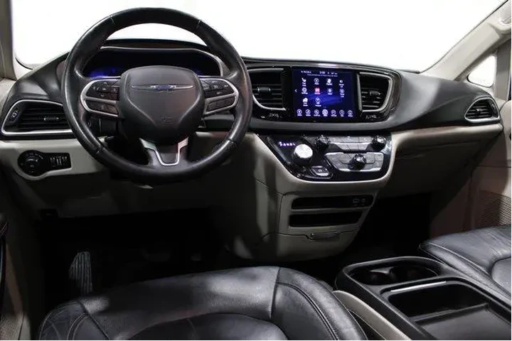 $13982 : Chrysler Pacifica 2017 Touri image 2