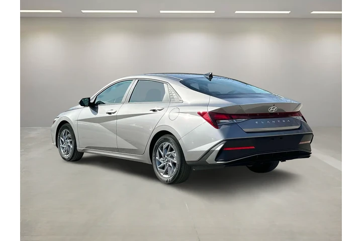 $18989 : Hyundai ELANTRA 2024 SEL 4dr image 5
