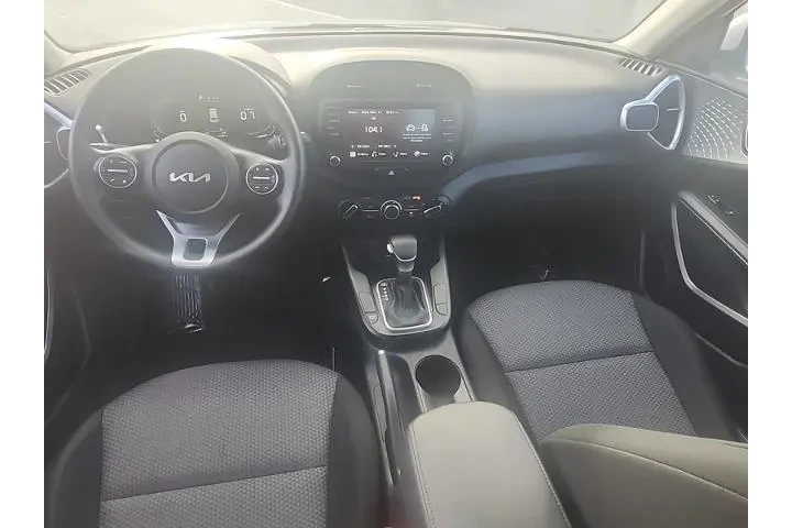 $17998 : Kia Soul 2023 LX 4dr Crossov image 6