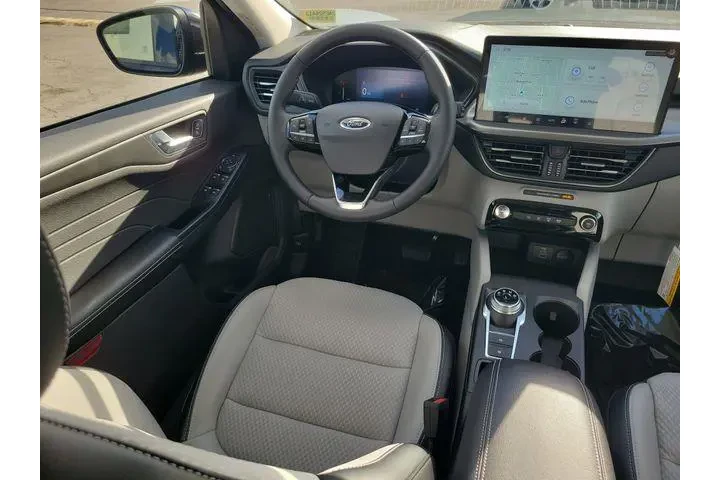 $24590 : Ford Escape Plug-In Hybrid 2 image 8