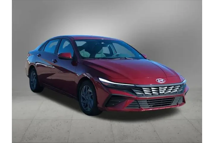 $17370 : Hyundai ELANTRA 2024 SEL 4dr image 8