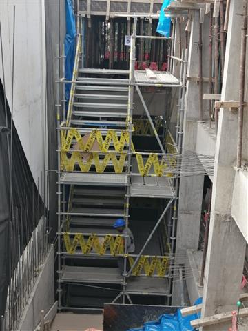 ESCALERAS DE ACCESO PEATONAL image 1