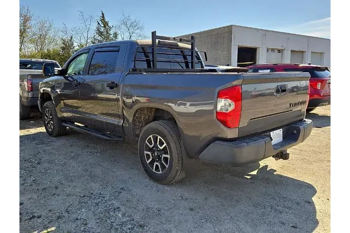 $35037 : Toyota Tundra 2018 4x4 SR5 4 image 5