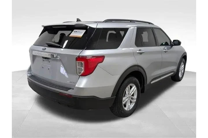$32998 : Ford Explorer 2023 AWD XLT 4 image 8