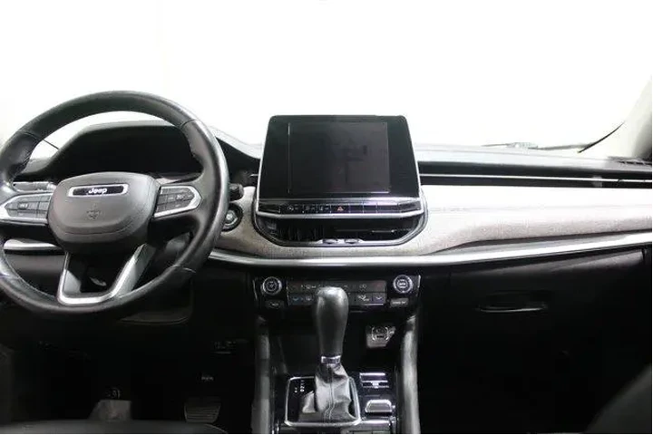 $17989 : Jeep Compass 2022 4x4 Latitu image 3