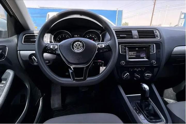 $13180 : Volkswagen Jetta 2018 1.4T S image 6