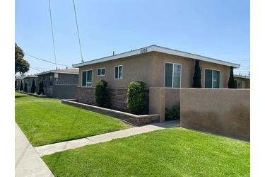 Freshly painted two bedroom en Los Angeles