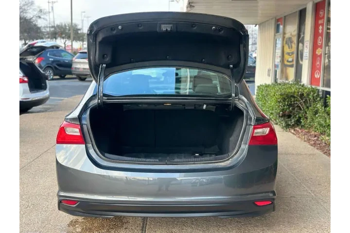 $11999 : 2017 Malibu LS image 10