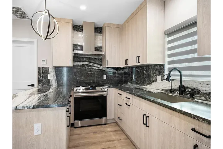 $2700 : 1 beds 1baths 670Sqft image 4