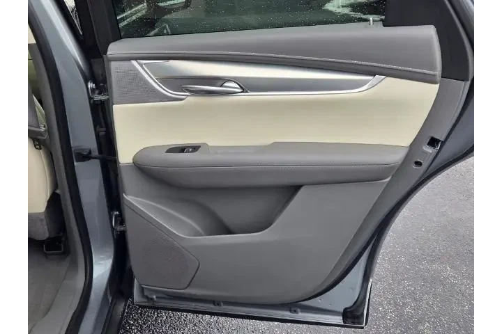 $31590 : Cadillac XT5 2023 Premium Lu image 8