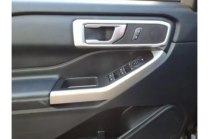 $36840 : Ford Explorer 2022 AWD XLT 4 image 9