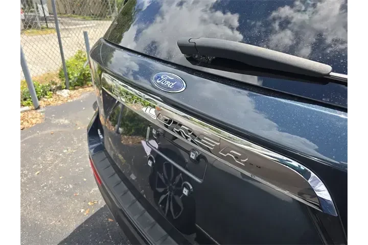 $27990 : Ford Explorer 2022 XLT 4dr S image 5