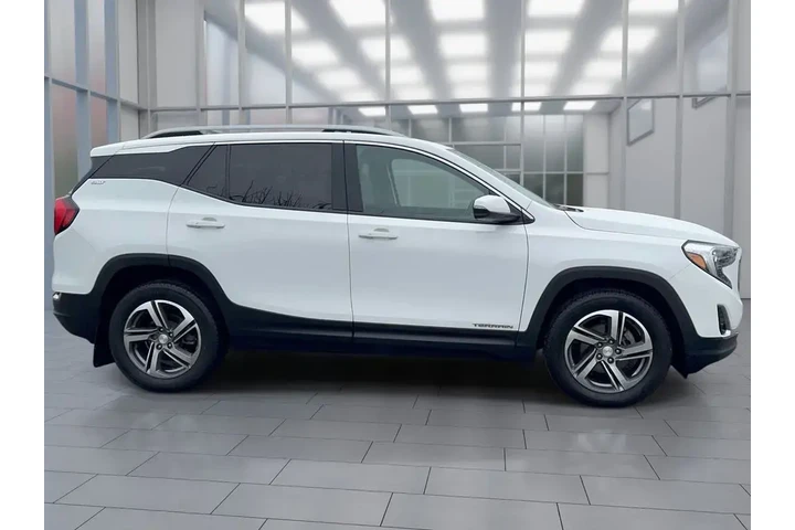 $16525 : GMC Terrain 2021 4x4 SLT 4dr image 3