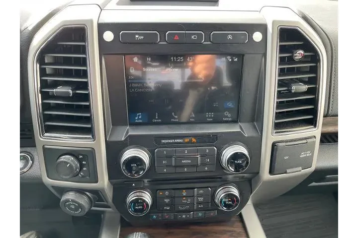 $27522 : Ford F-150 2018 4x4 Lariat 4 image 5