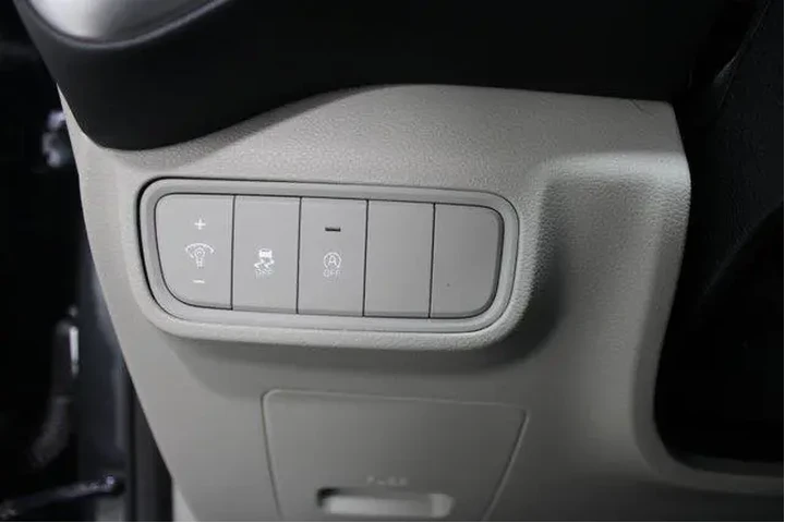 $19989 : Kia Soul 2024 LX 4dr Crossov image 8