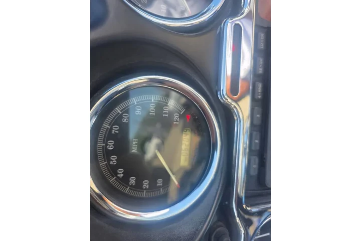 $7800 : 2005 Harley-Davidson Electra image 4