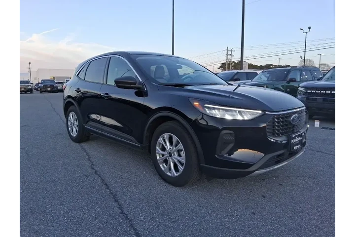 $27901 : Ford Escape 2023 Active 4dr image 3
