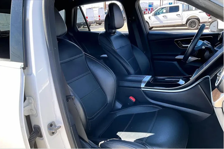 $32079 : Mercedes-Benz GLC 2024 GLC 3 image 9