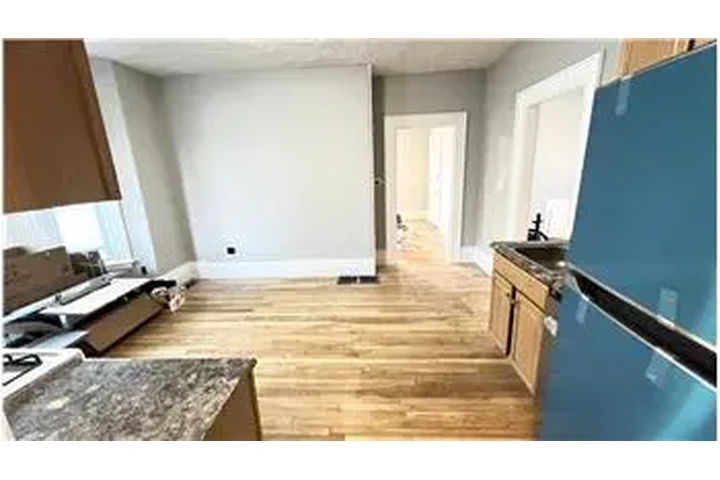 $3200 : Rental property with 3 bedro image 3