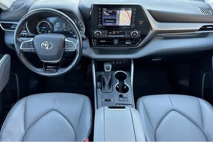 $33900 : Toyota Highlander Hybrid 202 image 6