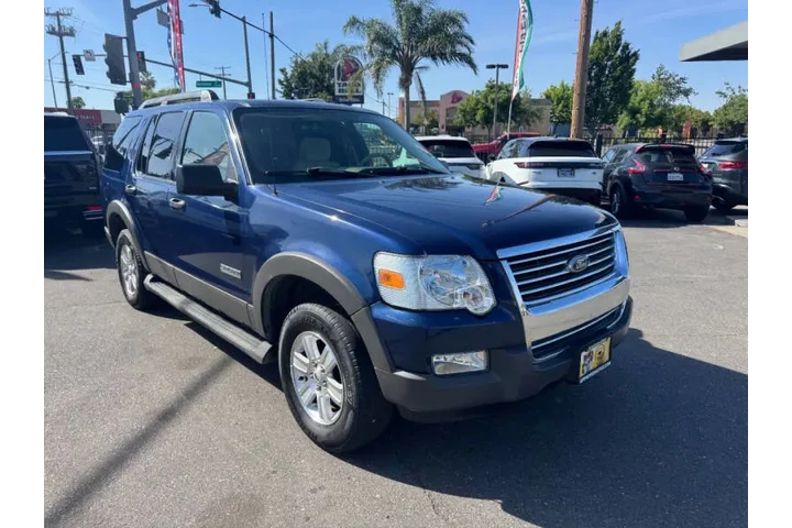 $6998 : 2006 Explorer XLT image 3