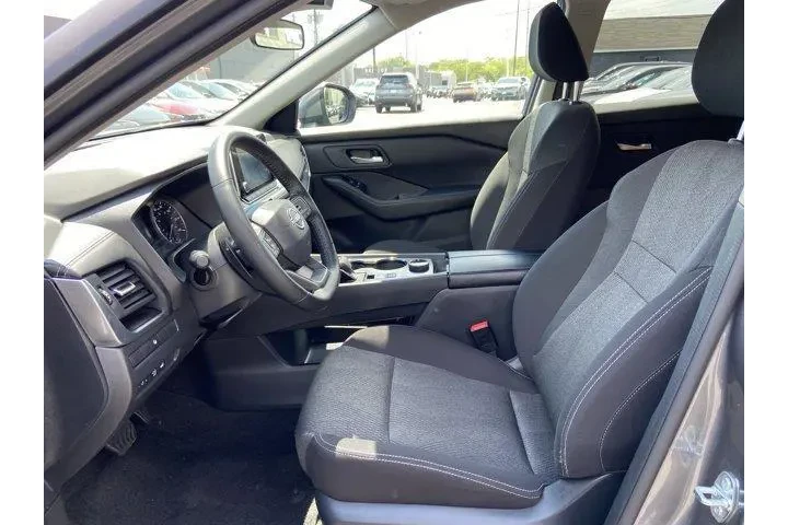 $19777 : Nissan Rogue 2025 AWD SV 4dr image 10