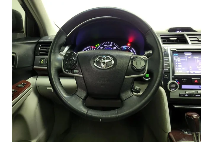 $17998 : Toyota Camry 2014 XLE V6 4dr image 10