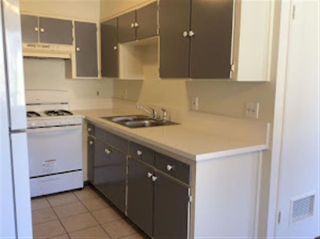 $2300 : SPACIOUS 2-BEDROOM/ 2-BATH. image 6