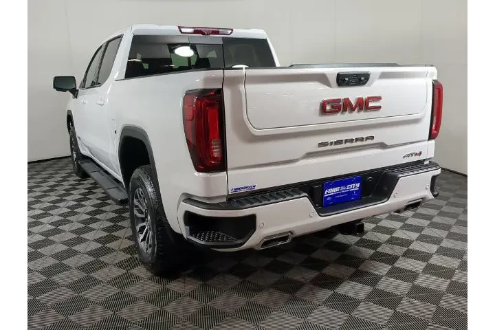 GMC Sierra 1500 2023 4x4 AT4 image 6