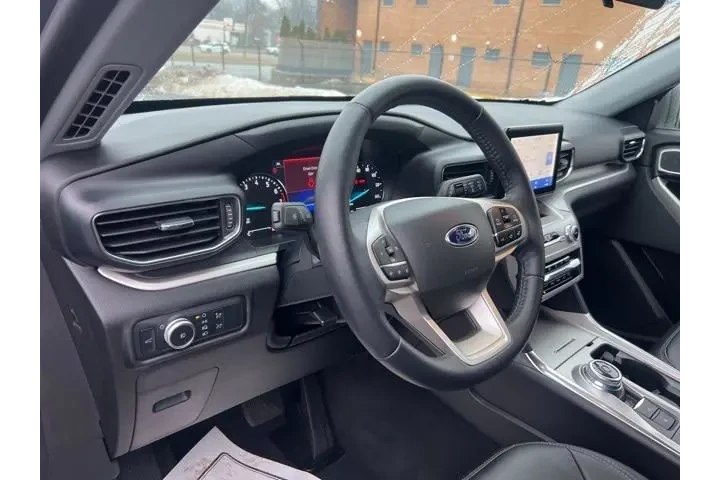 $26085 : Ford Explorer 2022 AWD XLT 4 image 7