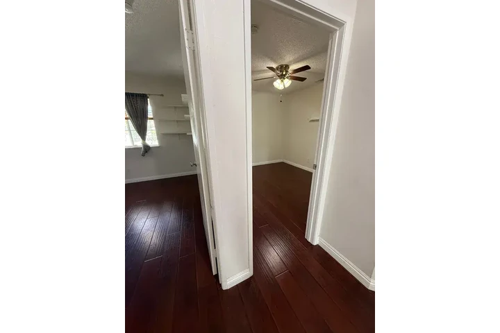 $1500 : Welcome to this stunning 3-bed image 7