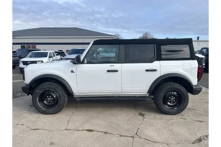 $34988 : Ford Bronco 2023 4x4 Black D image 2